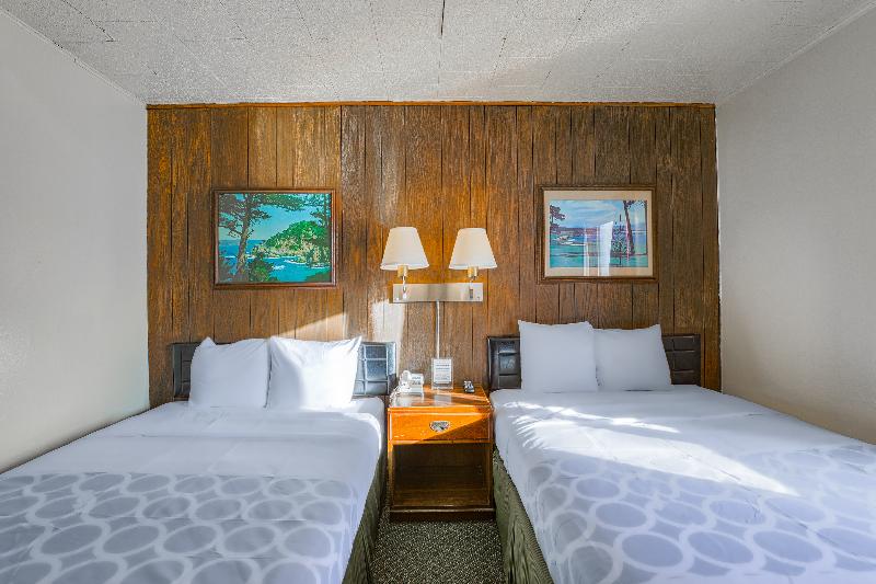 Love Hotels Silver Street by OYO at Hurley WI image