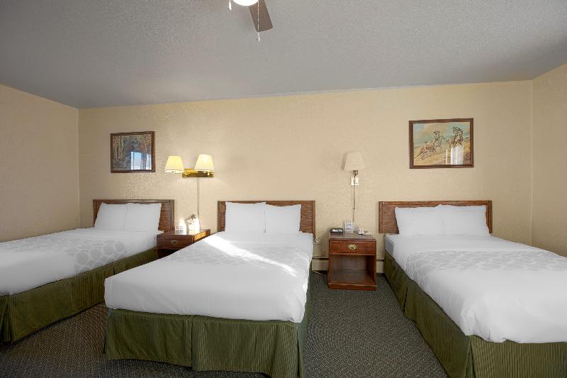 Love Hotels Silver Street by OYO at Hurley WI image