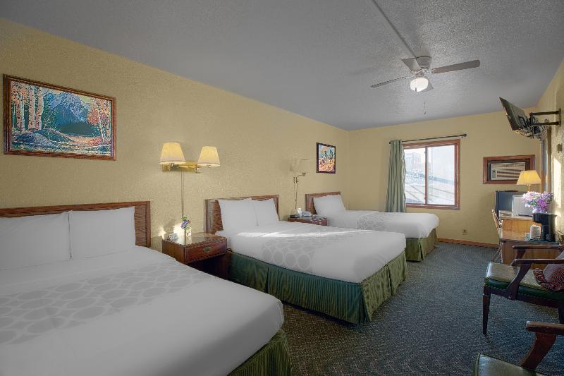 Love Hotels Silver Street by OYO at Hurley WI image