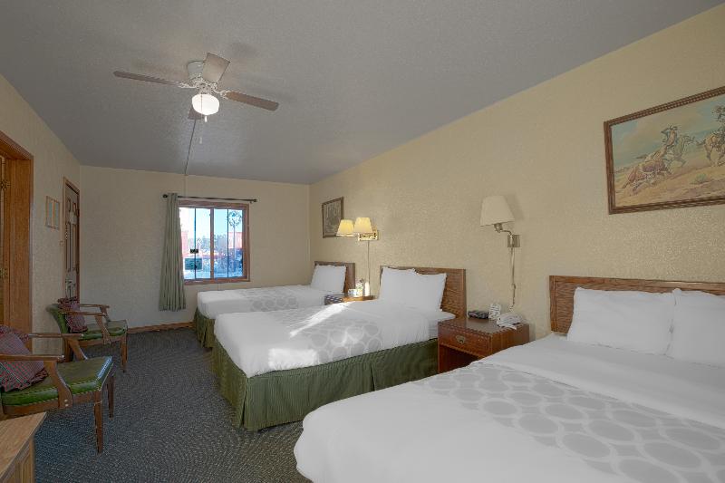 Love Hotels Silver Street by OYO at Hurley WI image