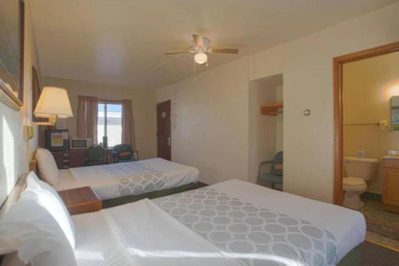 Love Hotels Silver Street by OYO at Hurley WI image