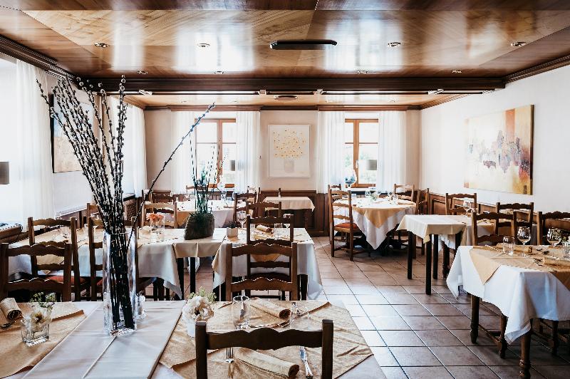 Logis Hotel Au Lion Rouge image