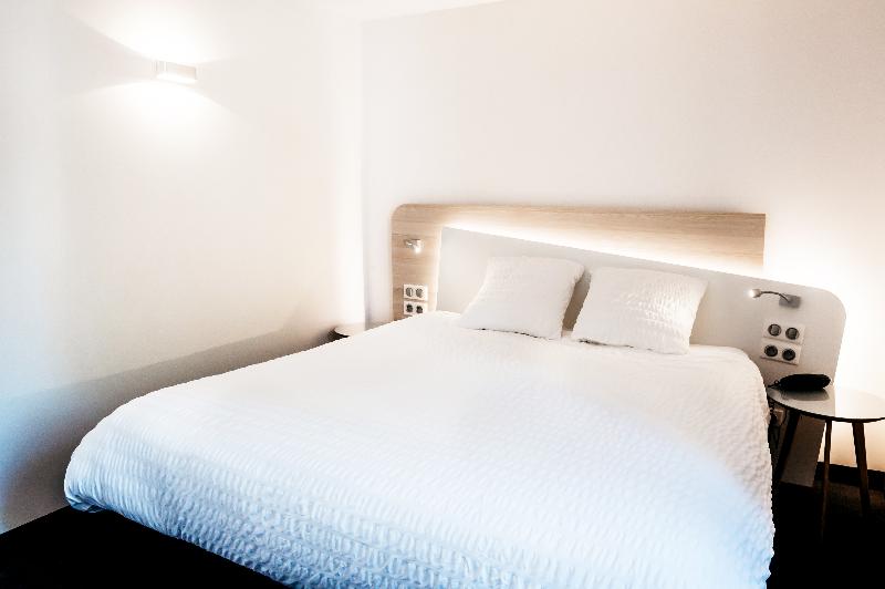 Logis Hotel Au Lion Rouge image