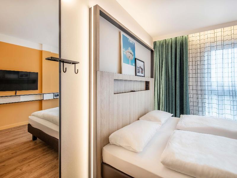 Aparthotel Adagio access Hamburg image