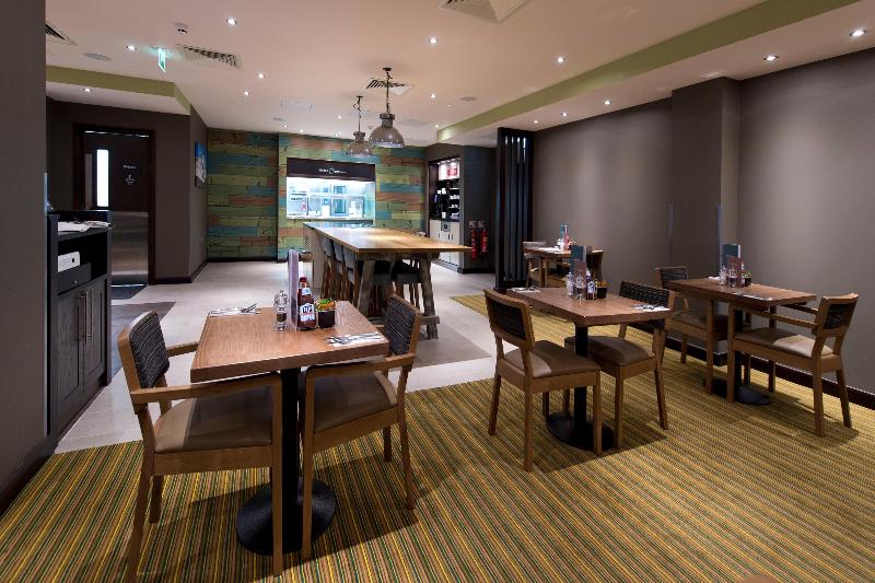 Premier Inn London Southgate image