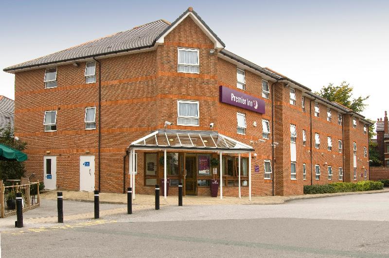 Premier Inn Leeds East
