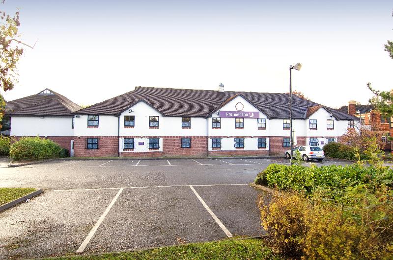 Premier Inn Manchester Airport Heald Green image