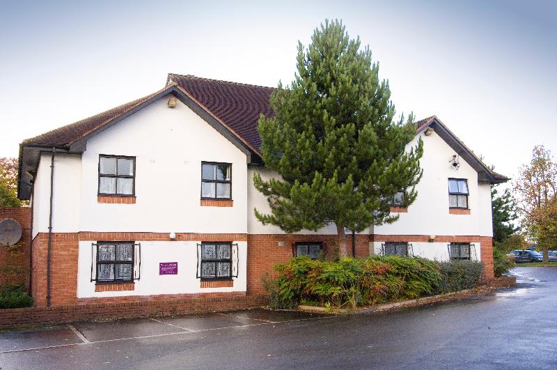 Premier Inn Manchester Airport Heald Green image