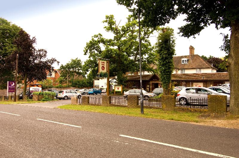Premier Inn Gatwick Crawley - Goff's Park