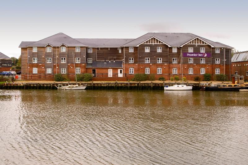 Premier Inn Isle Of Wight - Newport image