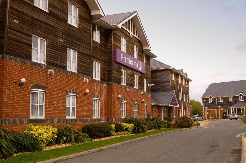 Premier Inn Isle Of Wight - Newport image