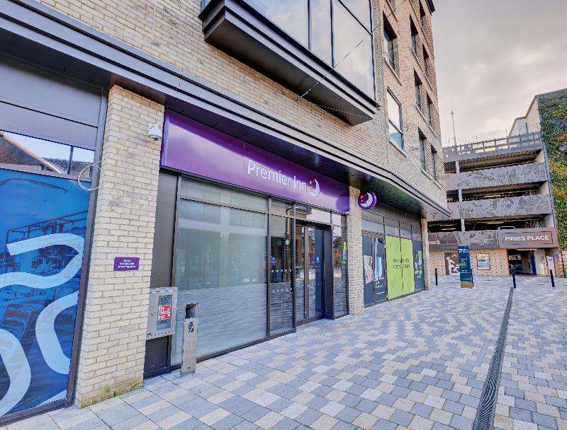 Premier Inn Horsham Town Centre image