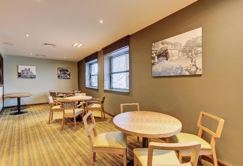 Premier Inn Horsham Town Centre image