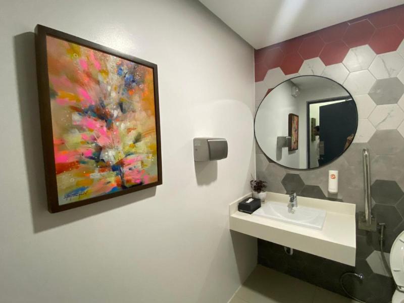 Go Hotels Plus Tuguegarao image