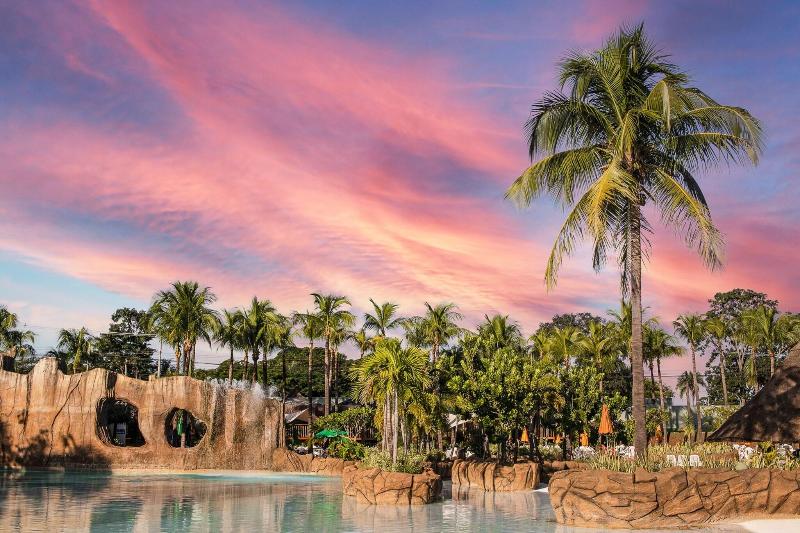 Hot Beach Suites image