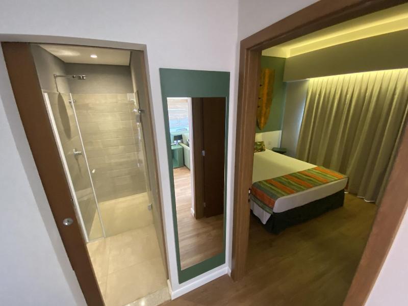Hot Beach Suites image