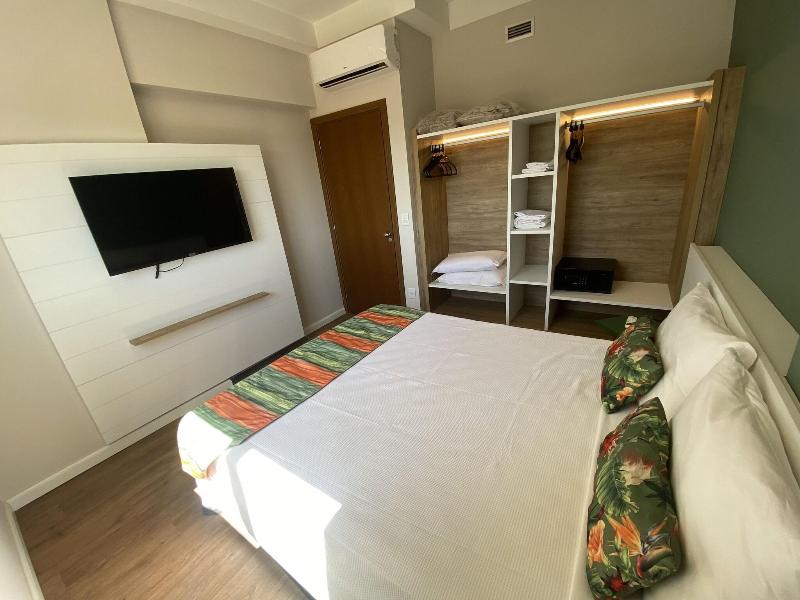 Hot Beach Suites image