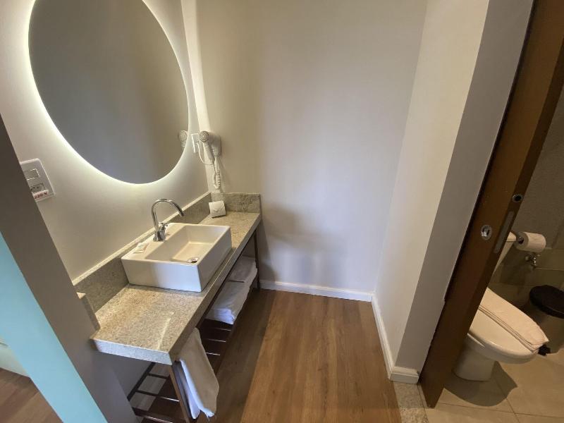 Hot Beach Suites image