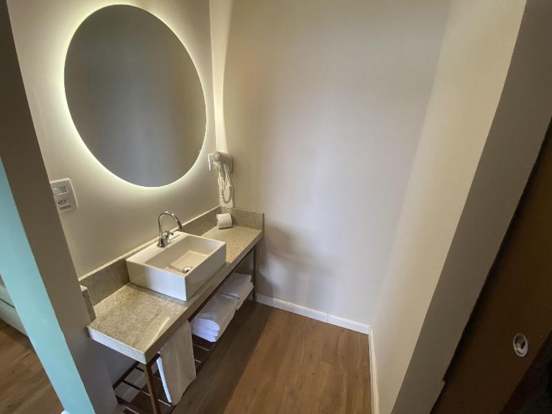 Hot Beach Suites image