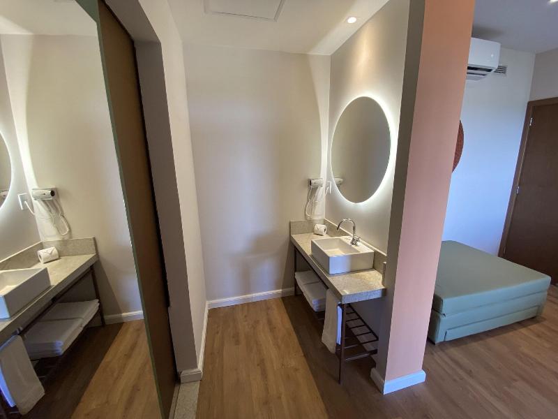 Hot Beach Suites image
