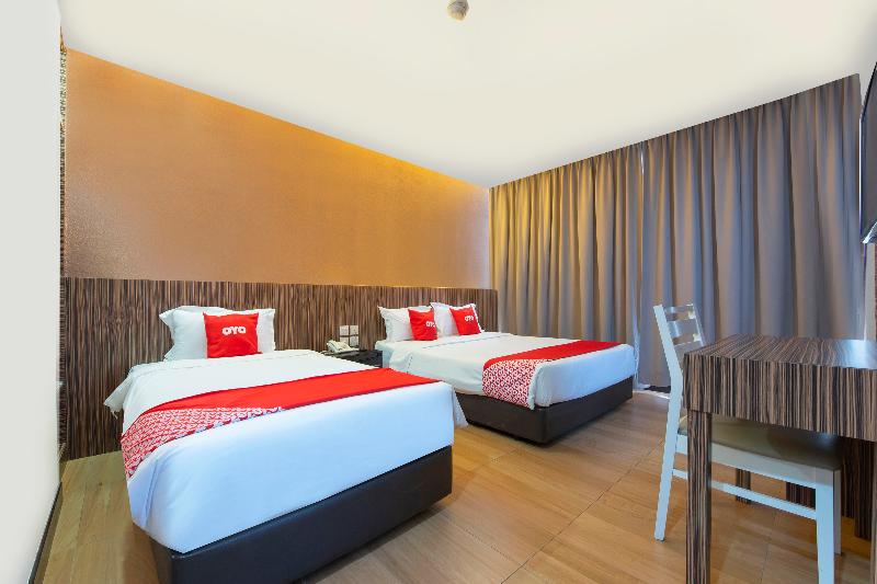 Capital O 90447 Hotel Ezzyhome Kebun Teh image