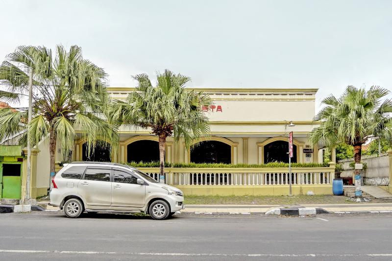 OYO 91198 Hotel Mahkota 2 Lamongan