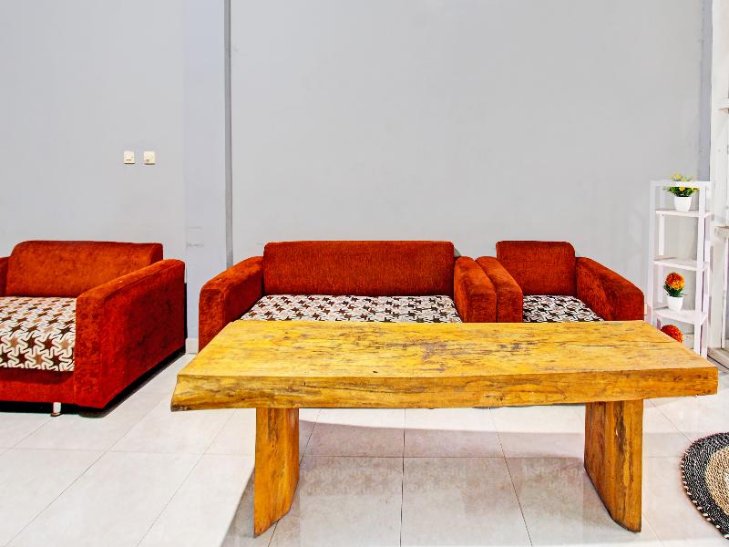 OYO 91210 Hotel J3 image