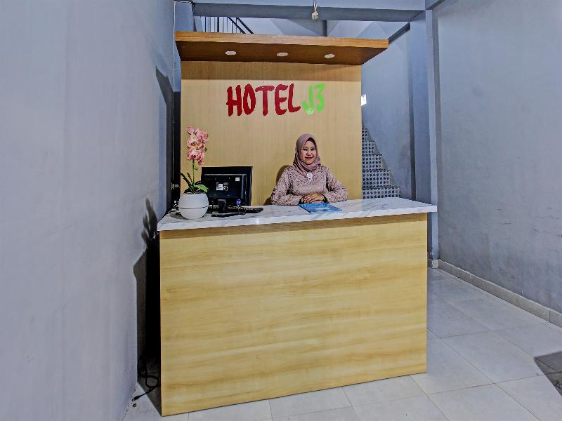 OYO 91210 Hotel J3 image