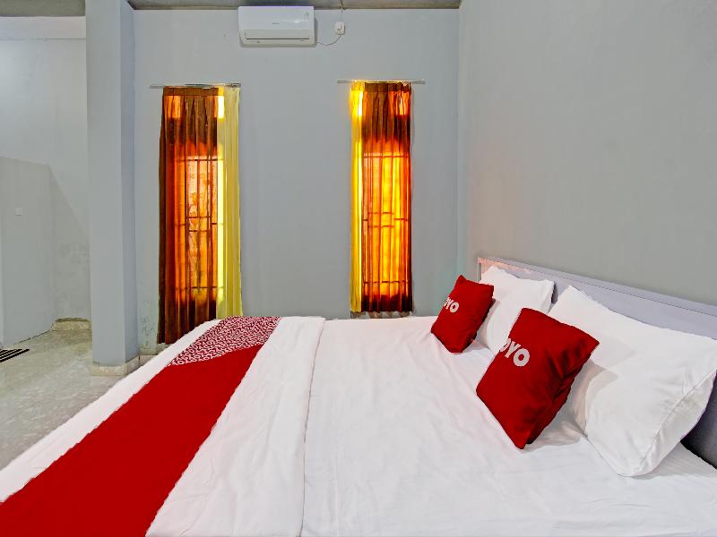 OYO 91210 Hotel J3 image