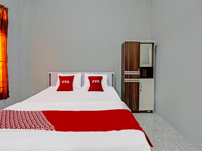 OYO 91210 Hotel J3 image