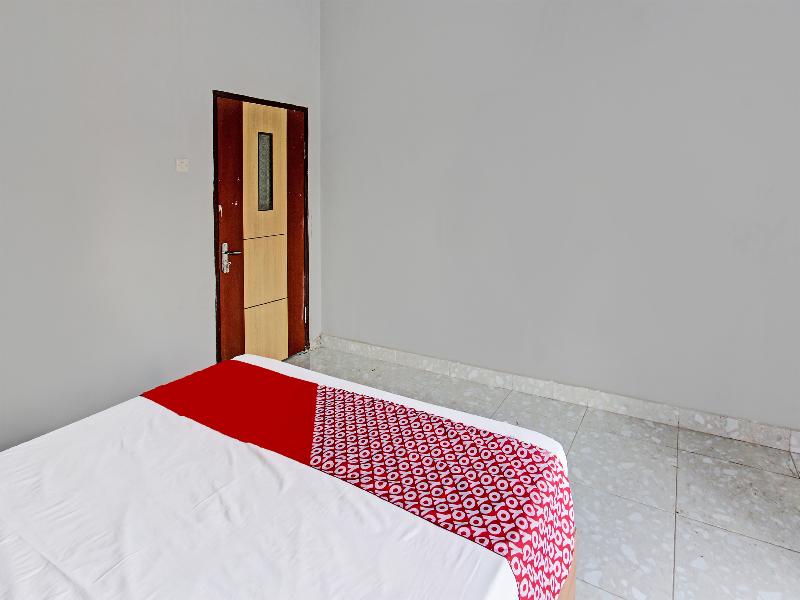 OYO 91210 Hotel J3 image
