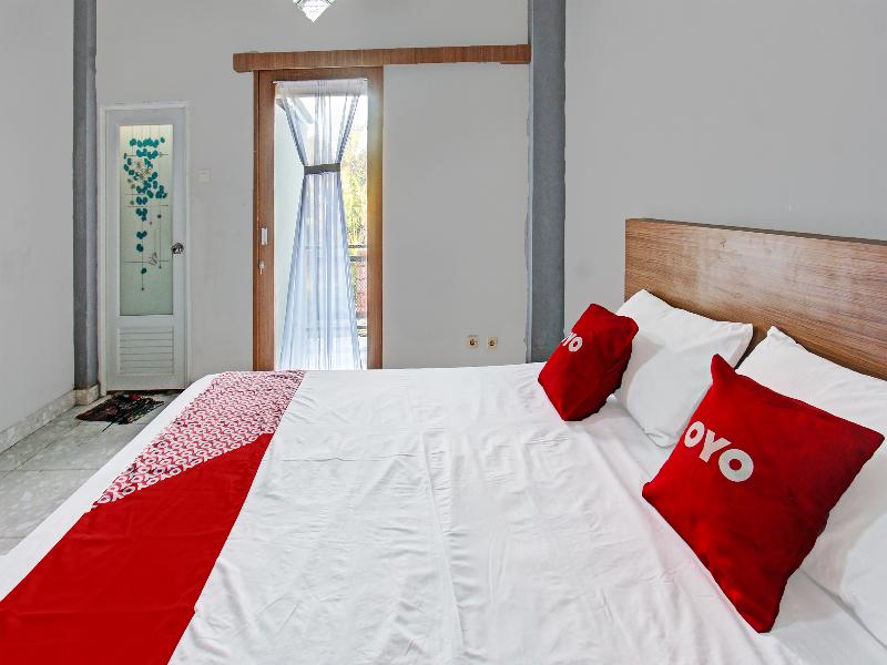 OYO 91210 Hotel J3 image