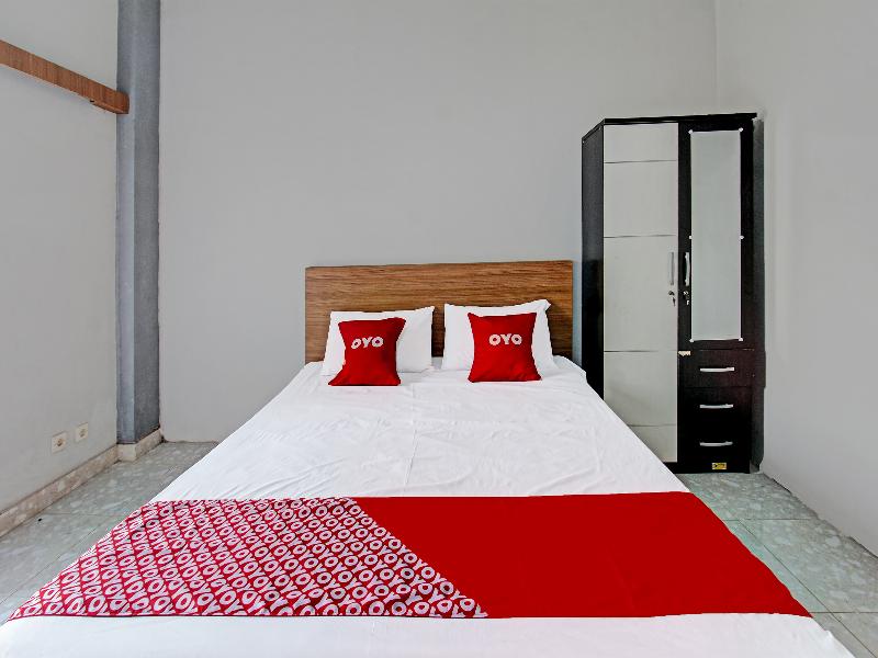OYO 91210 Hotel J3 image