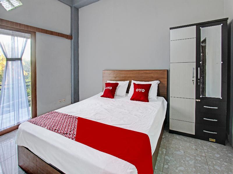 OYO 91210 Hotel J3 image
