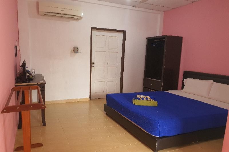 OYO 90410 D'geting Beach Resort 5
