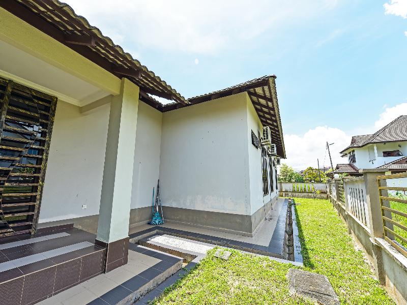 OYO Home 90448 Nurbayu Guest House 4