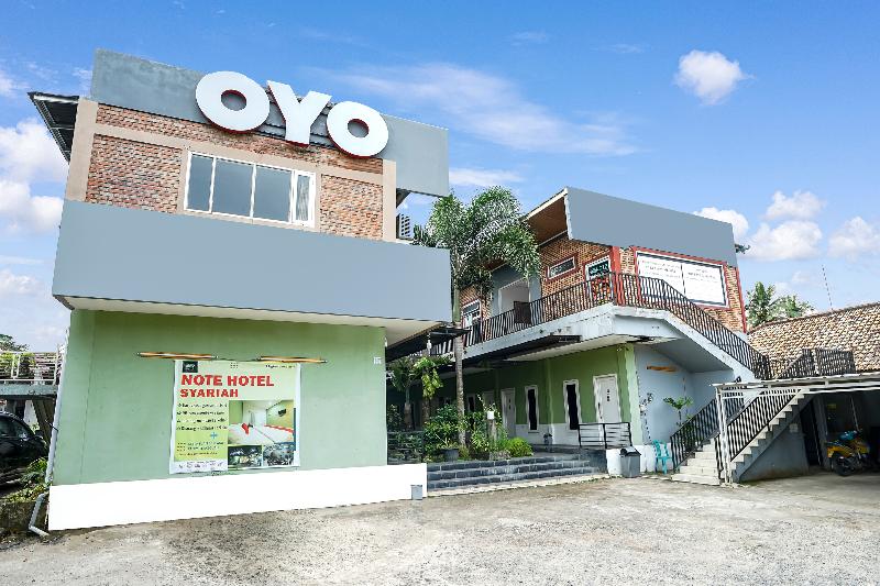 OYO 91027 Note Hotel Syariah