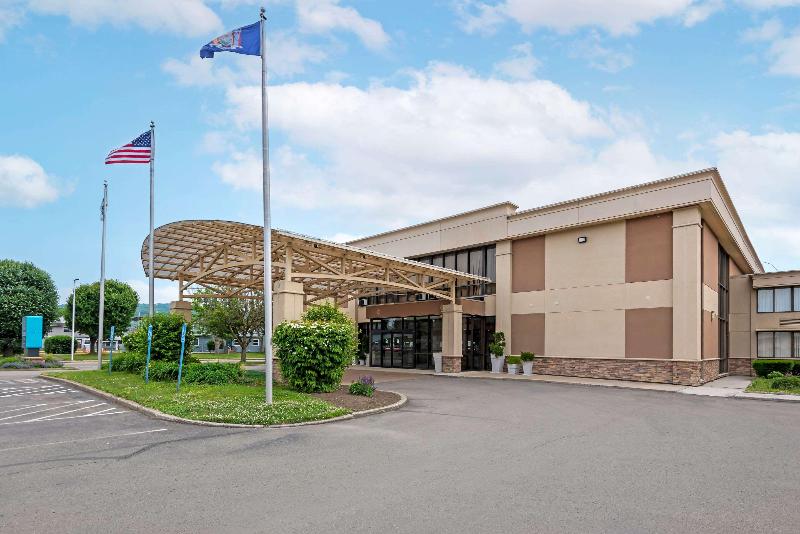 Clarion Inn Elmira image