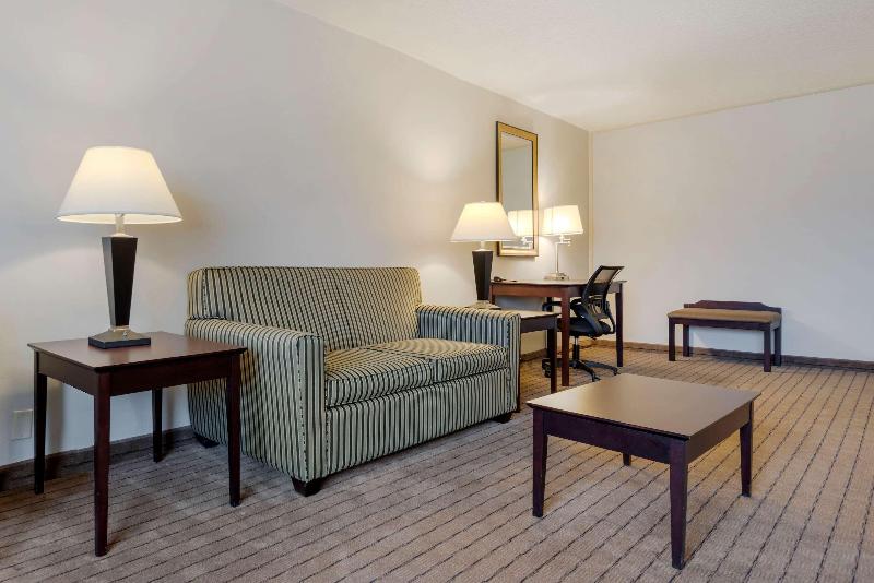 Clarion Inn Elmira image