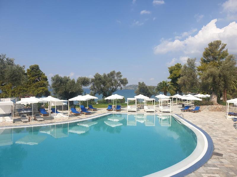 O Paradise Beach Resort