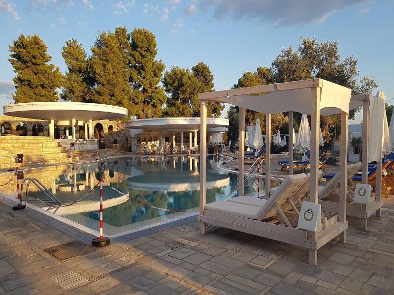 O Paradise Beach Resort