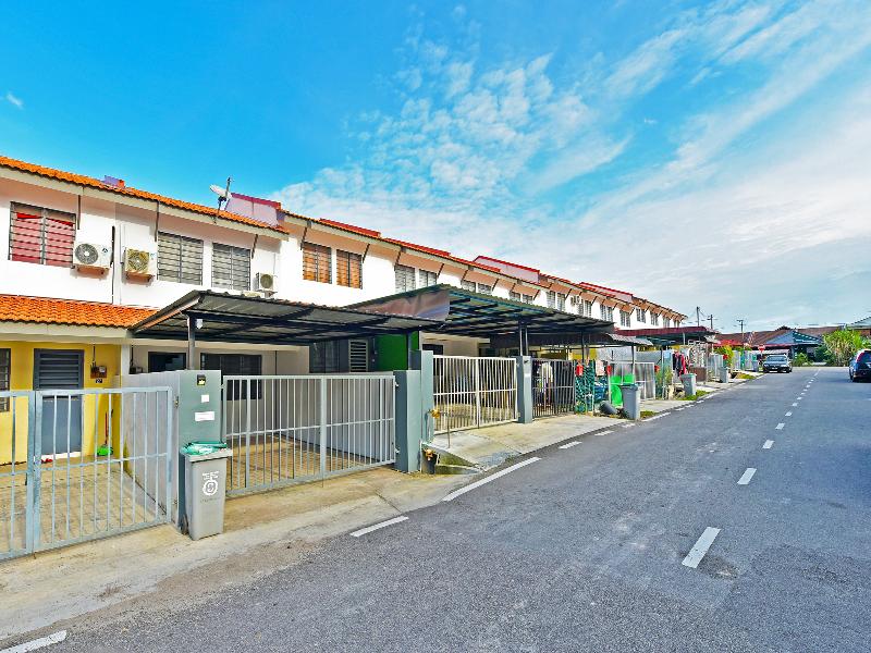 OYO 90493 JL Homestay 2