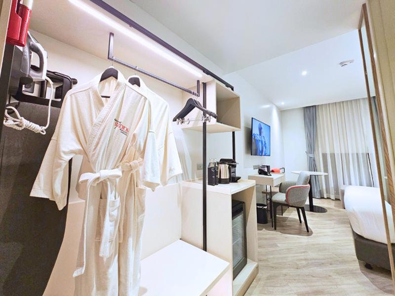 Oakwood Studios Sukhumvit Bangkok image