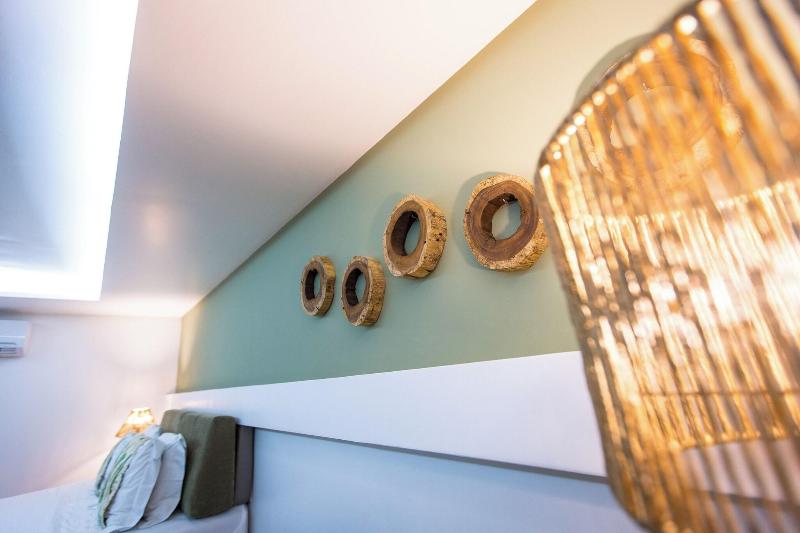 Dolphin Hotel image