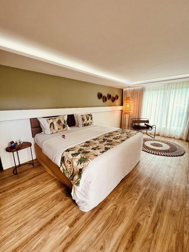 Dolphin Hotel image