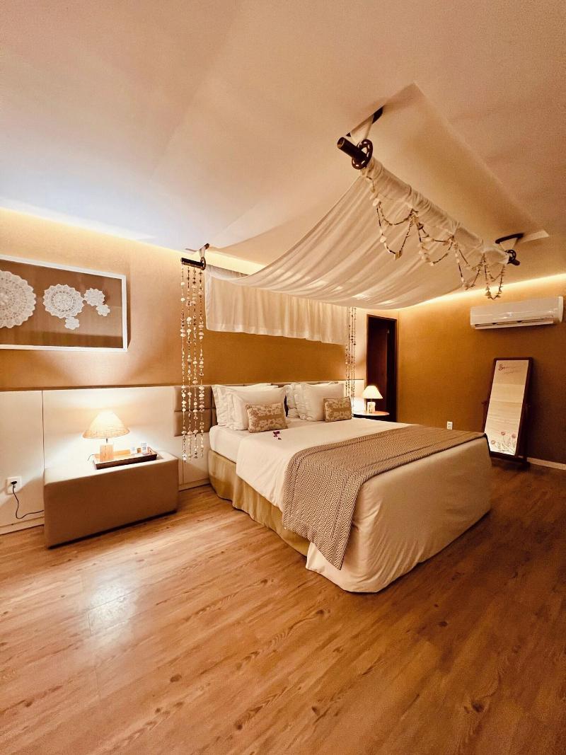 Dolphin Hotel image