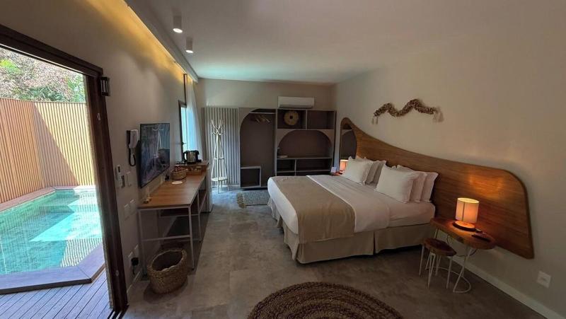 Dolphin Hotel image