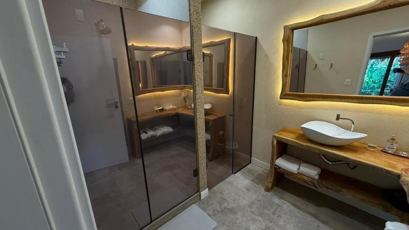 Dolphin Hotel image