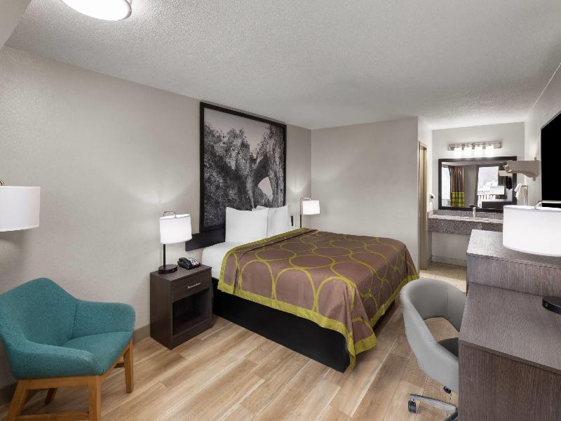 Super 8 by Wyndham Charleston WV photo 21