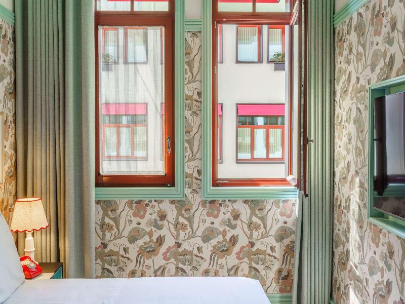 The Editory Boulevard Aliados Hotel image